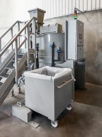 Caisson de stockage et de déshydratation des boues de traitement
