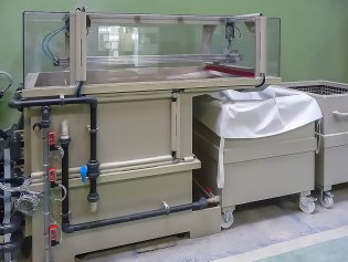 Ecrèmeur pour cabine de peinture et déshydratation des boues par filtration