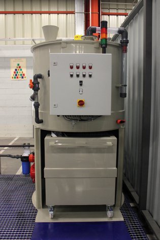 Panneau de commande intégré à la station de recyclage des eaux